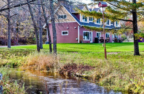 Nisswa Cabaña | Cozy Cottage on the Lake off of Paul Bunyan Trail. Walking distance to Nisswa.