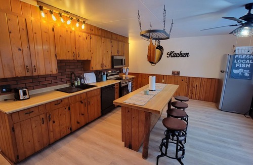 Alexandria Bay Casa | Cozy Cottage on Quiet Street – Walk to Beach & Downtown