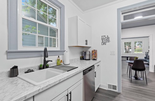 Eau Claire Casa | Cozy Cottage--Surrounded by Nature...6Spaces, sleeps 4 & has WiFi, AC, DW & WD