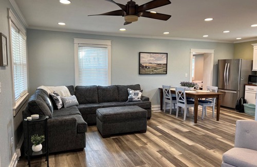 Monclova Casa | Cozy cottage that allows for pets, the experience of outdoors, and the big city!