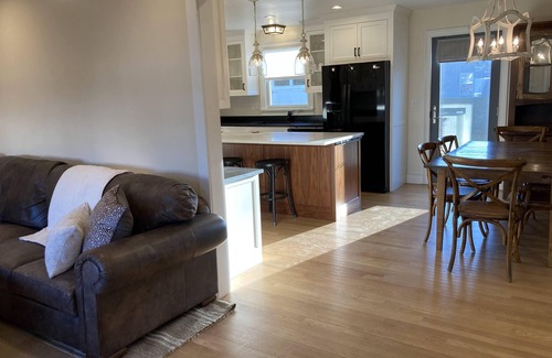 New London Casa | Cozy Cottage w/Lighthouse Views - Private Beach - Dedicated Office