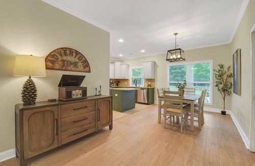 Blanchard Cabaña | Cozy Cottage w/ Pool, Hot Tub, Game room and Hiking Trails near Lake Livingston