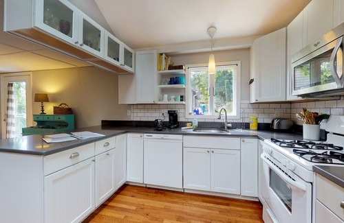 Woods Hole Cabaña | Acogedora cabaña con una cocina remodelada, a menos de una milla del ferry Woods Hole