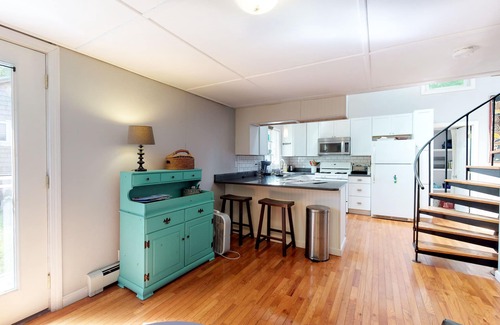 Woods Hole Cabaña | Acogedora cabaña con una cocina remodelada, a menos de una milla del ferry Woods Hole