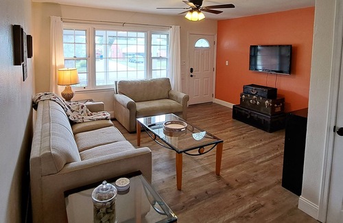 Hamilton Casa | Cozy Cottage With A Pool