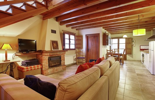 Pruneda Apartamento | Acogedora casa de campo con piscina y terraza