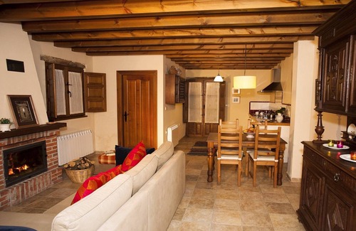 Pruneda Apartamento | Acogedora casa de campo con piscina y terraza
