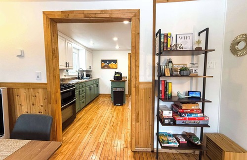 Ironwood Casa | Cozy Cottage ~ Your U.P Home Base!