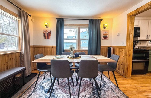 Ironwood Casa | Cozy Cottage ~ Your U.P Home Base!