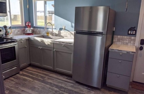 Turlock Otro | Cozy Country Cottage- a farm experience, yet close to town