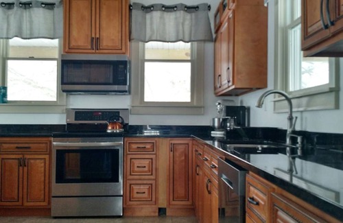 Montello Otro | Cozy Country Farm House - 4,000 sq ft
