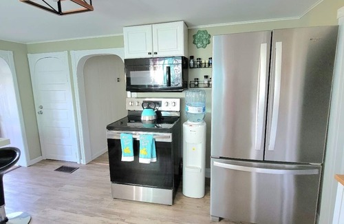 Irving Casa | Cozy Country Home. 5 minutes from Sunset Bay Beach!