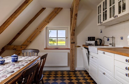 Ummanz Apartamento | Cozy country house Wusse FeWo Hiddensee with terrace and fireplace - Landhaus