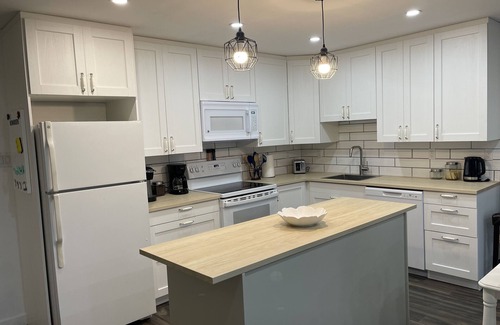 Golden Casa | Cozy Country Mountain Nest-Hot Tub coming soon! Mountain views-Family Friendly