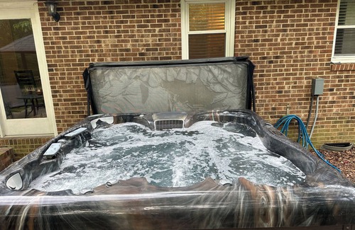 Reidsville Casa | Cozy Countryside Getaway with Fast Wifi/Hot Tub