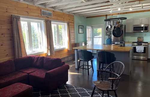 Charleston Cabina | Cozy custom built cabin home with spectacular sunset views from private deck