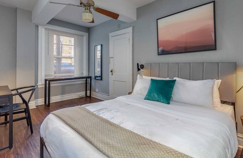 Central West End Apartamento | Cozy CWE Apts near BJC by Zencity