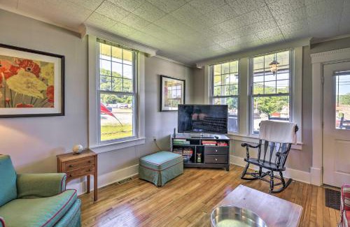 Damascus Casa | Cozy Damascus Cottage with Porch and Trail Access!