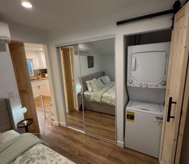 Calabasas Casa | Cozy Designer Guesthouse with Style - RE