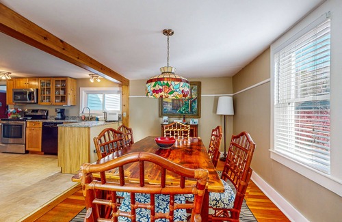 Dorset Casa | Cozy dog-friendly home, fenced yard, gas fireplace, BBQ, wifi, partial a/c, w/d