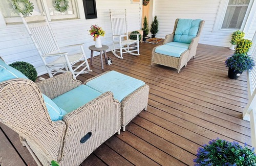 China Grove Casa | Cozy Downtown Retreat in the Heart of China Grove