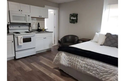 Quincy Apartamento | Cozy Efficiency apt Great location, Wifi