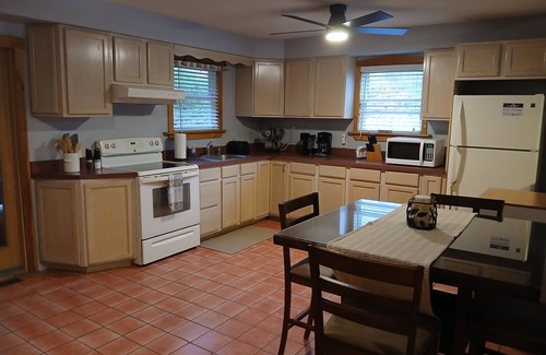 Woodgate Casa | Cozy Elm Retreat - Beautifully appointed home with lakerights to White Lake