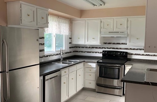 Southeast Edmonton Casa | Cozy Entire House with 3 Bedrooms, 2 Washrooms near the Costco & South Common!