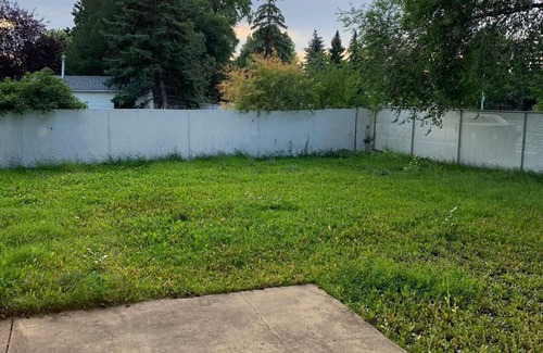 Southeast Edmonton Casa | Cozy Entire House with 3 Bedrooms, 2 Washrooms near the Costco & South Common!