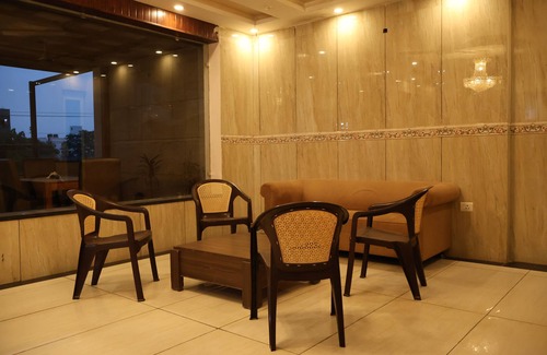 Bullawala Hotel | Cozy environment with mountain view to make your vacation happy.