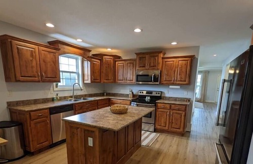 Joplin Casa | Cozy Escape in Central Joplin Sleeps 8+