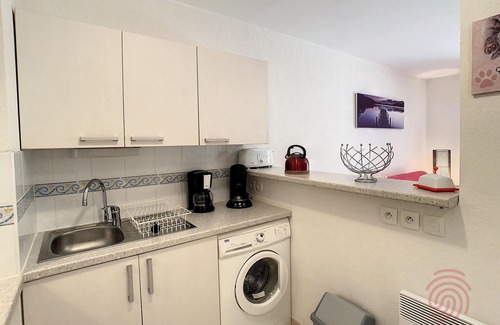 Lamalou-les-Bains Apartamento | Apartamento con Terraza y A/C cerca de Termas de Lamalou, se Aceptan Mascotas