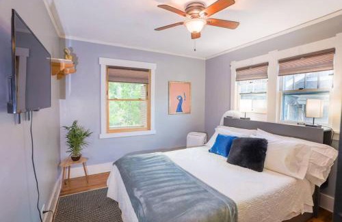 Hale Casa | Cozy Fall Retreat in Denver Near Dining & Attractions