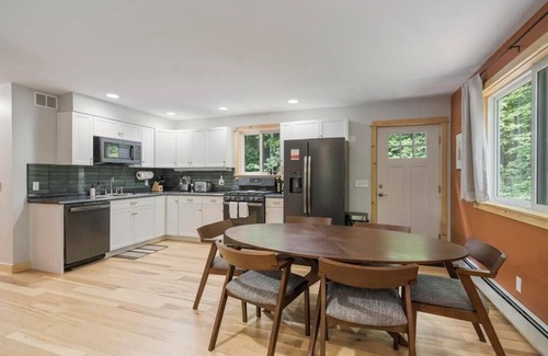 Harbor Springs Casa | Cozy Fall Retreat with Firepits! Near Tunnel of Trees, 30 Mins to Mackinac Ferry