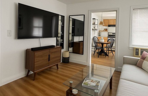 Malden Apartamento | Cozy family Apt near casino, Boston City and airport with hassle free parking!