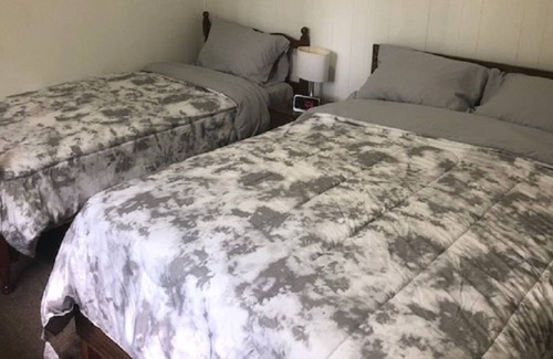 Wymbolwood Beach Casa | Cozy Family Cottage in Tiny