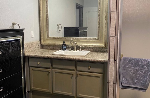 Modesto Casa | Cozy-Family Friendly-Hidden Gem in Modesto-Newly Built, 3 Bed, 2 Bath, 5 Beds