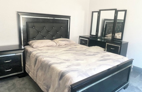 Modesto Casa | Cozy-Family Friendly-Hidden Gem in Modesto-Newly Built, 3 Bed, 2 Bath, 5 Beds