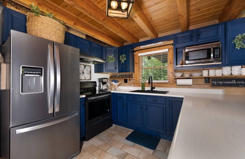 Williamstown Cabina | Cozy, family friendly country Side Cabin 15 Min to the Ark Encounter w/fire pit