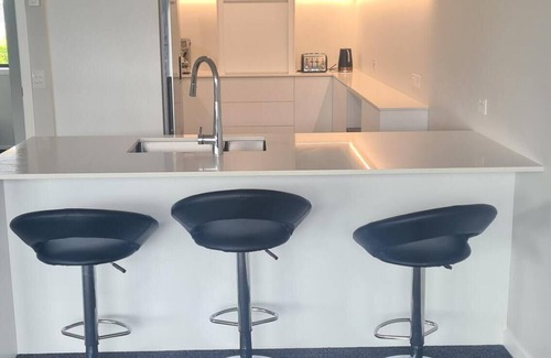 Richmond Casa | Cozy family home in quiet neighbourhood - close to amenities.