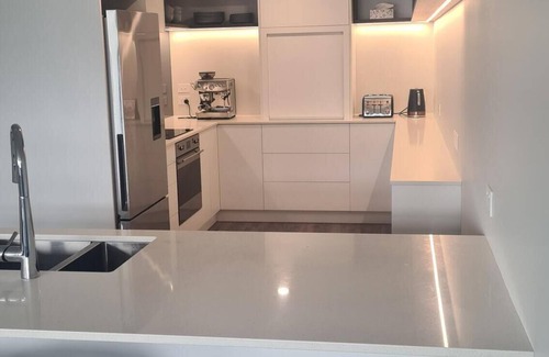 Richmond Casa | Cozy family home in quiet neighbourhood - close to amenities.