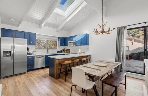 Incline Village Casa | Cozy Family Retreat! On the shuttle line to Diamond Peak!