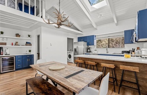 Incline Village Casa | Cozy Family Retreat! On the shuttle line to Diamond Peak!