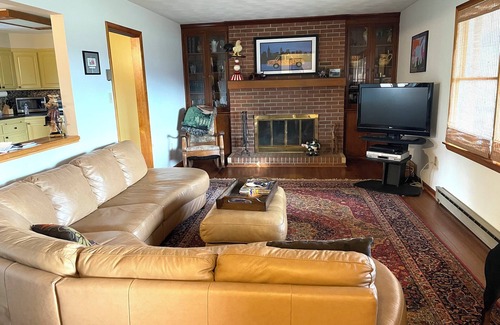 Fort Valley Casa | Cozy Farm House