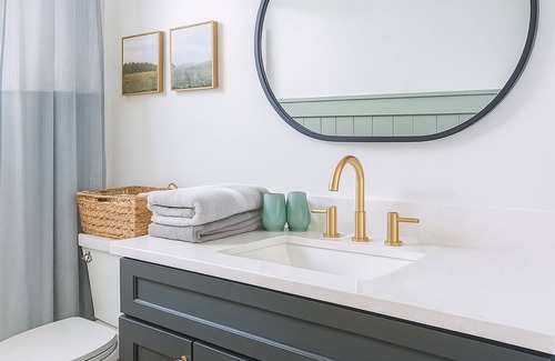 Northeast Raleigh Otro | COZY Farmhouse Escape w/Relaxing outdoor, only 10min to Raleigh Hotspots