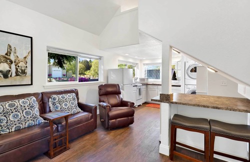 Ferndale Apartamento | Cozy Ferndale Studio on 20-Acre Working Farm!