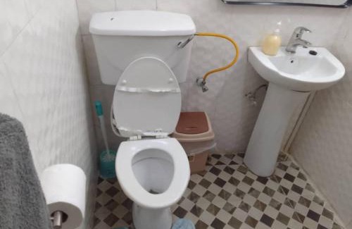 Freetown Casa | Cozy Flat 5 Minutes To Beach
