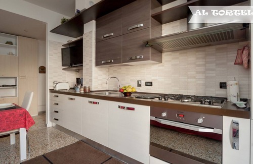 Bolognina Apartamento | PISO FAMILIAR CON GARAJE / CAJA PRIVADA GRATUITA Y PARA USTED BIENVENIDO TORTA