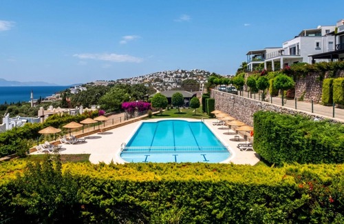 Kadıkale Apartamento | Cozy Flat With Sea View and Shared Pool in Bodrum