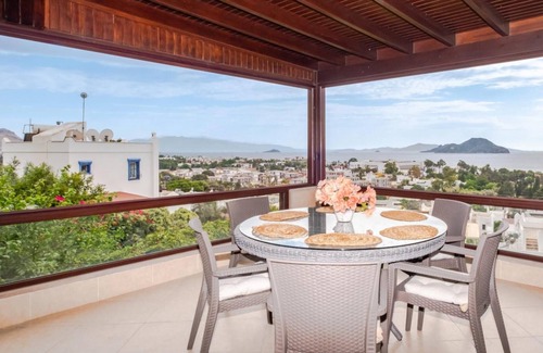 Kadıkale Apartamento | Cozy Flat With Sea View and Shared Pool in Bodrum